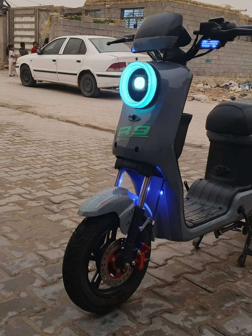 R9
سعر 450قفل 
دراجه شحن جديده ستعمال شهرين 
فول 5بطارايات بحاله جيده بيه نضام ترجع بك 
اشاير رباعي امبيثري بلاتوث بصمه سويجين كارتات ثنين


**إذا كنت صاحب هذا الإعلان وتريد حذفه لأي سبب، رجاءا أرسل رسالة إلى الدعم الفني**