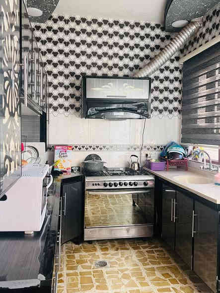 عروض مكتب انوار الخير
دار للبيع حاوي الكنيسه
زراعي 
١٠٠ متر مربع طابقين 
طابق الول استقبال ومطبخ 
وهول وغرفه نوم
وصحيات
طابق ثاني غرفتين نوم وهول 
وصحيات وبيتونا
دار ركن ****سعر ١٠٥ مليون ومجال
***********
***********
ابو عمران للعقار 
عنوان المكتب مقابل الكمرك 
قبل البناء جاهز
