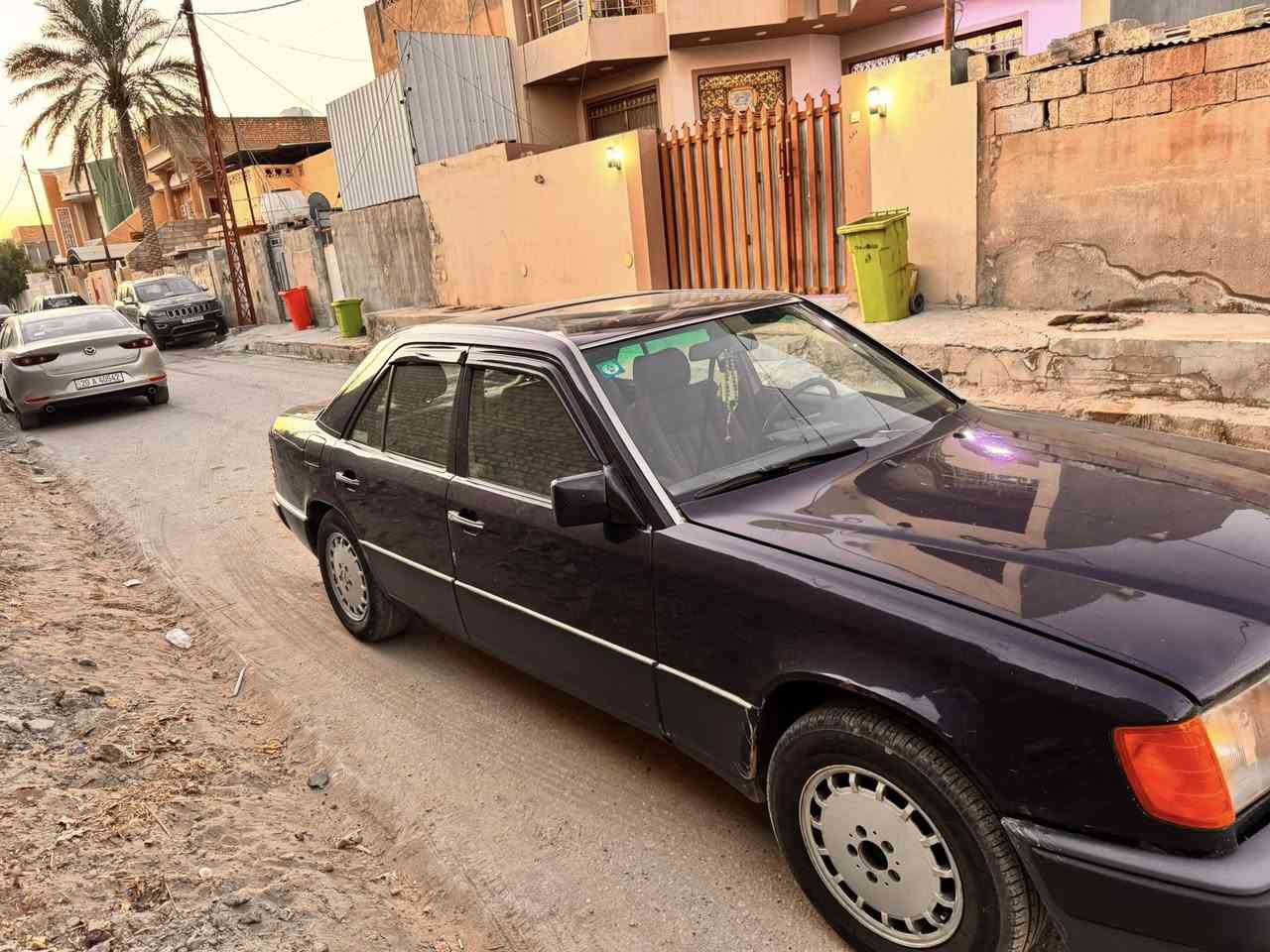 مرسيدس دب 
موديل 1991
محور بطه3000
سياره بلاديه بدون قطره صبغ
كهربائيات كلهن يشتغلن
تبريد ثلاجه
فتحه
لون سلفر
رقم بغداد أنكليزي بسمي
غير متواجد على الفيس 
***********
السعر 65 وبيها مجال
