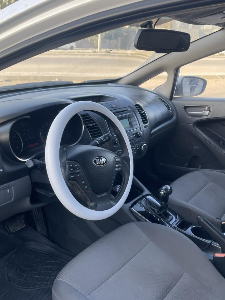 سلام عليكم حبايب كلبي 
سيراتو خليجي موديل 2017
نصف مواصفات 
تحكم ستيرن 
بلوتوث 
نضام ABS 
كراب (حافضه نضاره)
كشاف ضباب 
محرك 1600دوش 
سعر 133 وبيه مجال بسيط حك جيتك 
سياره جاهزه من كلشي كفاله عدا بارد بسيط جدا موضح بالصور 
تخم تاير جديد حداديه جديده باتري جديد منضومه تبريد ع شركه سياره بوضع شركه جاهزه ربع متصرف عليها 
رقم اربيل دولي بسمي تريد تحويل تريد وكاله للاستفسار ***********
هاي تفاصيل سياره كامله رجاء لتتصل اذا مو شراي متعجبك اعبر المنشور
