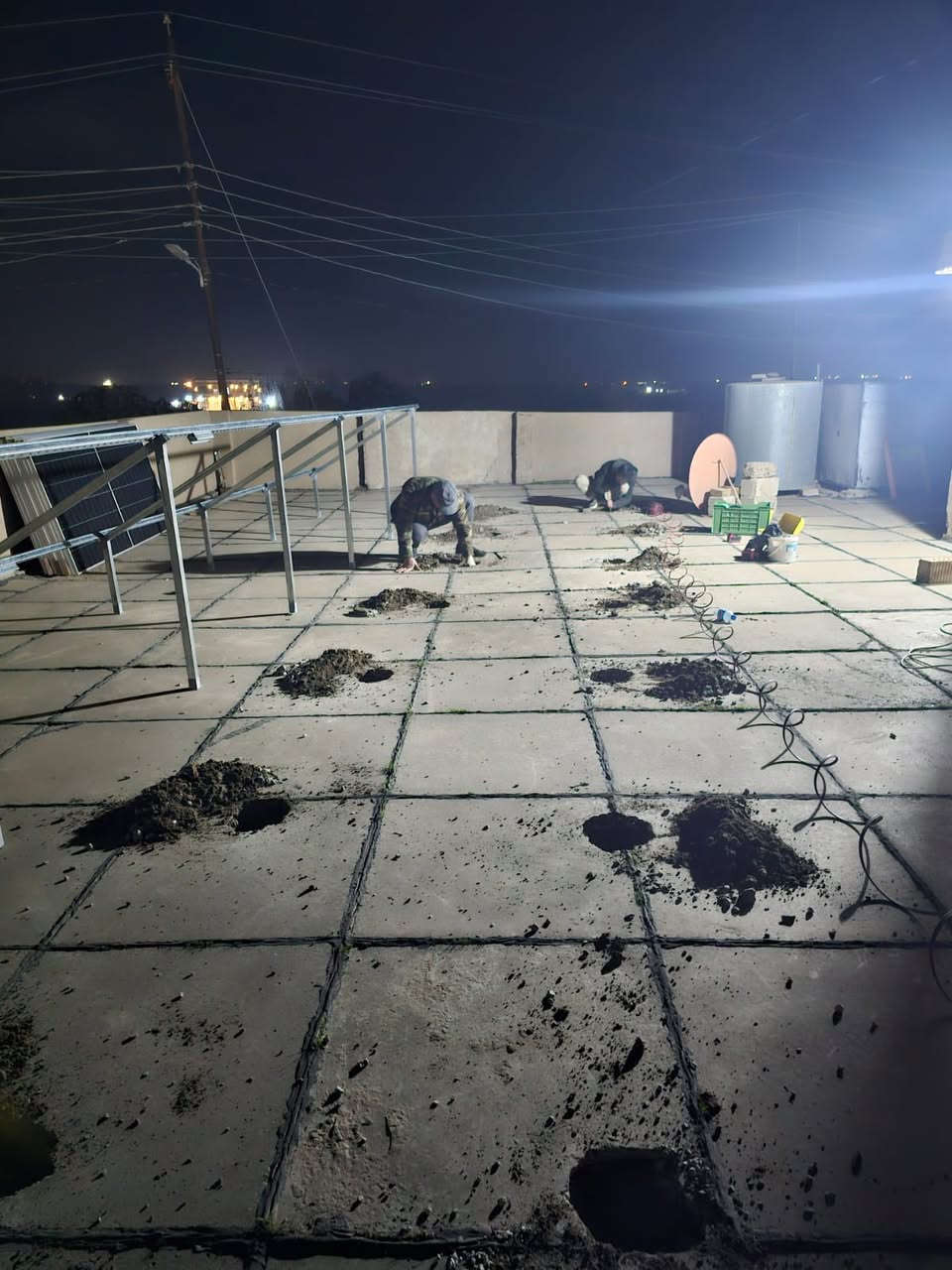 ☀️ من قضاء العلم.. شمسنا ما تغيب مع "قوة الشمس" 🔋
بفضل الله وتوفيقه، تستمر إنجازات شركة قوة الشمس في تعزيز الطاقة المستدامة داخل العراق. نعلن عن إتمام نصب وتشغيل منظومة طاقة شمسية متكاملة بقدرة 16 أمبير للأستاذ ماهر الغنام.
🛠️ المواصفات الفنية والضمانات:
منظوماتنا مصممة لتتحمل أجواء العراق الصعبة مع ضمانات حقيقية:
• 15 سنة ضمان على الألواح الشمسية (أقصى إنتاجية).
• 5 سنوات ضمان على البطاريات (أطول عمر تشغيلي).
• سنتين ضمان على جهاز الإنفرتر.
💳 استثمر في بيتك بذكاء:
لا تشيل هم التكلفة، وفرنا لك خيارات مرنة:
• ✅ نظام النقد: بأقل سعر ممكن مع أعلى جودة.
• ✅ نظام الأقساط: سدد براحتك واستمتع بكهرباء 24 ساعة.
الطاقة الشمسية ليست مجرد بديل، بل هي حل جذري لارتفاع تكاليف المولدات وانقطاع التيار.

#طاقة_شمسية  #قضاء_العلم #صلاح_الدين #طاقة_متجددة #العراق 
#أسعارنا_تنخفض_و_الجودة_تبقى_عالية

📍 مكانك محجوز في عالم الطاقة النظيفة.. تواصل معنا الآن!
مهندس باسم الحسن 
***********
***********
افرعنا 
(العلم، الحجاج، البعجيل،سامراء،الضلوعية،يثرب،الفلوجة)
