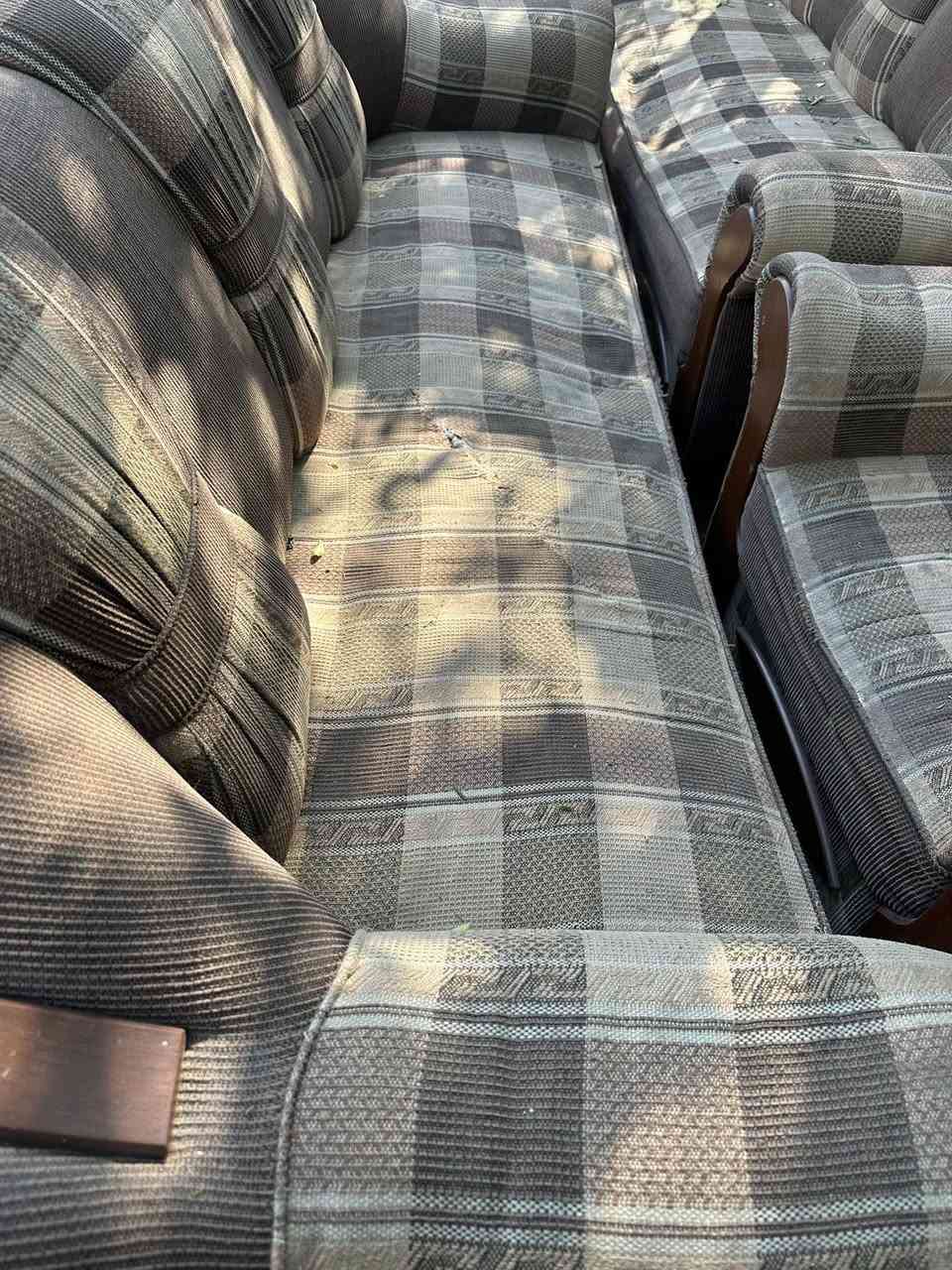 السلام عليكم تخم تركي للبيع عشر مقاعد يرادله تنظيف وشويه الاسفنج نازل بس القنفتين الكبار وعندي ويا مفرش وكوشاته 
والسعر ب١٥٠ بي مجال


**إذا كنت صاحب هذا الإعلان وتريد حذفه لأي سبب، رجاءا أرسل رسالة إلى الدعم الفني**