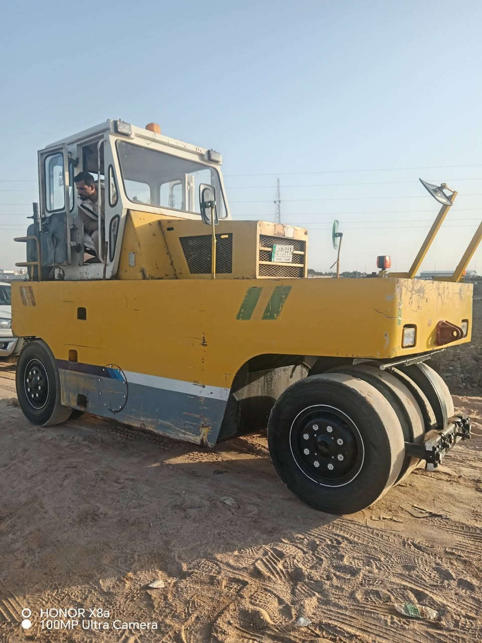 سلام عليكم حادل عادي ساكاي جاهزه كبل لشغل موديل 92 رقم الهاتف ***********
