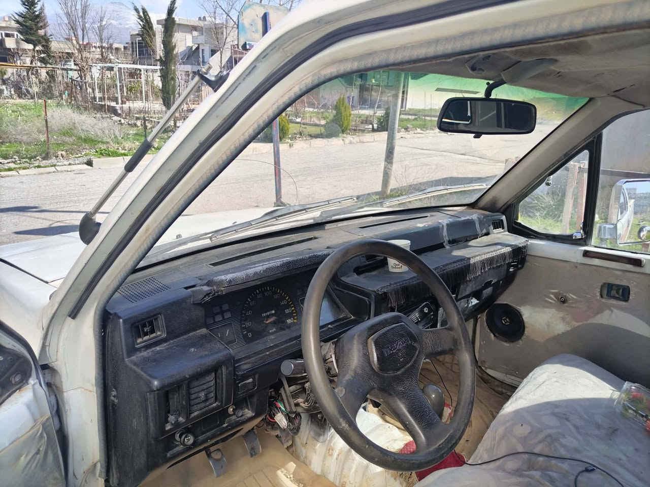 سڵاوی خوای گەورە تان لێبێت پیکاب مستەربۆشی شتێکی جوانو هەرزان گێڕومەکینەی بەشەرت موسو بڕاوە دەحمولێ دروای نیە پشتو پێشی کەپسە قەترە خایسو ڕزی وی نیە شانوسەقفی لۆک لۆکە  کارەبای هەموی ئیش دەکات مەکینەو گێڕو ئەکسلی  بەشەرت سحرەکەشی 16گەڵاو مەجال سەیارەکە حلوجە شوێنم قەڵادزێ یە لەخزمەن ئێوەی خۆشەویست دام بۆداواکردن مەسج بنێرە یان تێل بکە***********
