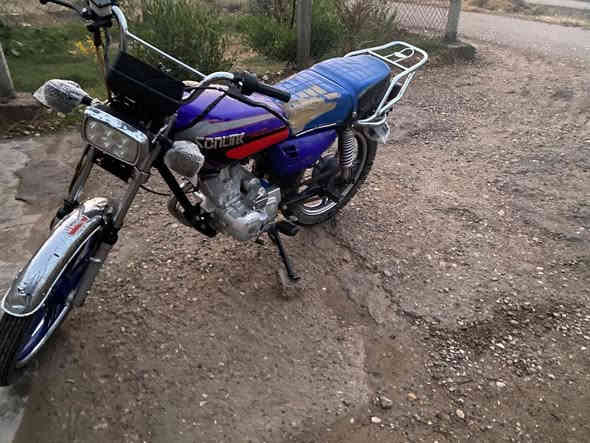 سلام عليكم دراجات للبيع سيفان موديل 23 لا تبخير ولا تنقيص محرك ما مفتوح اوراق كامله سعر 550بيه مجال مكان بلدروز أما عسكر ***********
