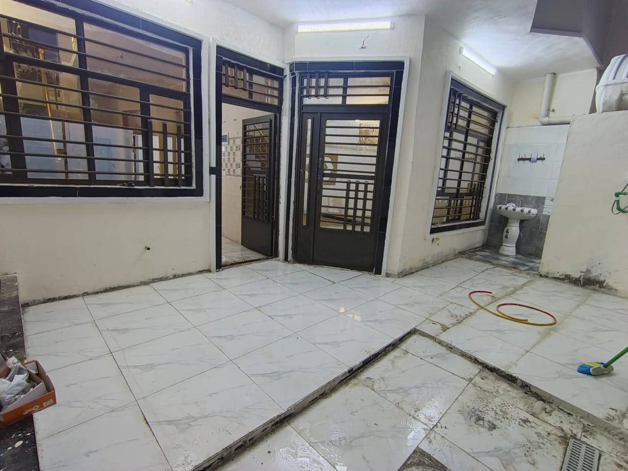 بيت للبيع فقط مساحه 112متر جامع طه ثالث بيت  عن شارع الطاقه الذريه  زراعي سند 25
زيرو غير مستخدم لتصال وساب فقط ***********
