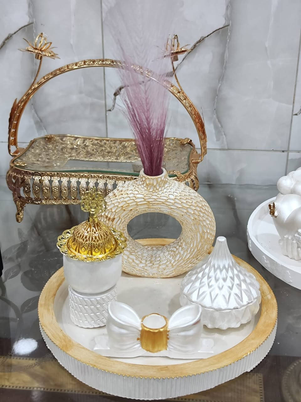 حبايبي الغوالي
وفرتلكم البكج كامل يعني اناقه وترتيب ولطافه
ترتيب البيت عليكم والباقي علينا يعني الصاله متحلى إلا بالبكج الخاص بينا وبسعر كلش راقي 
10000 دينار 
للطلب راسلنا واتساب ***********
لدينا خدمة توصيل لجميع المحافظات 5000 دينار
