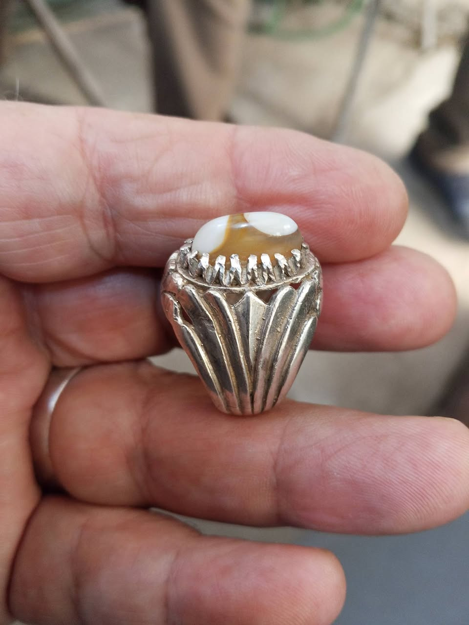 خاتم للبيع 100. الف للمهتم
