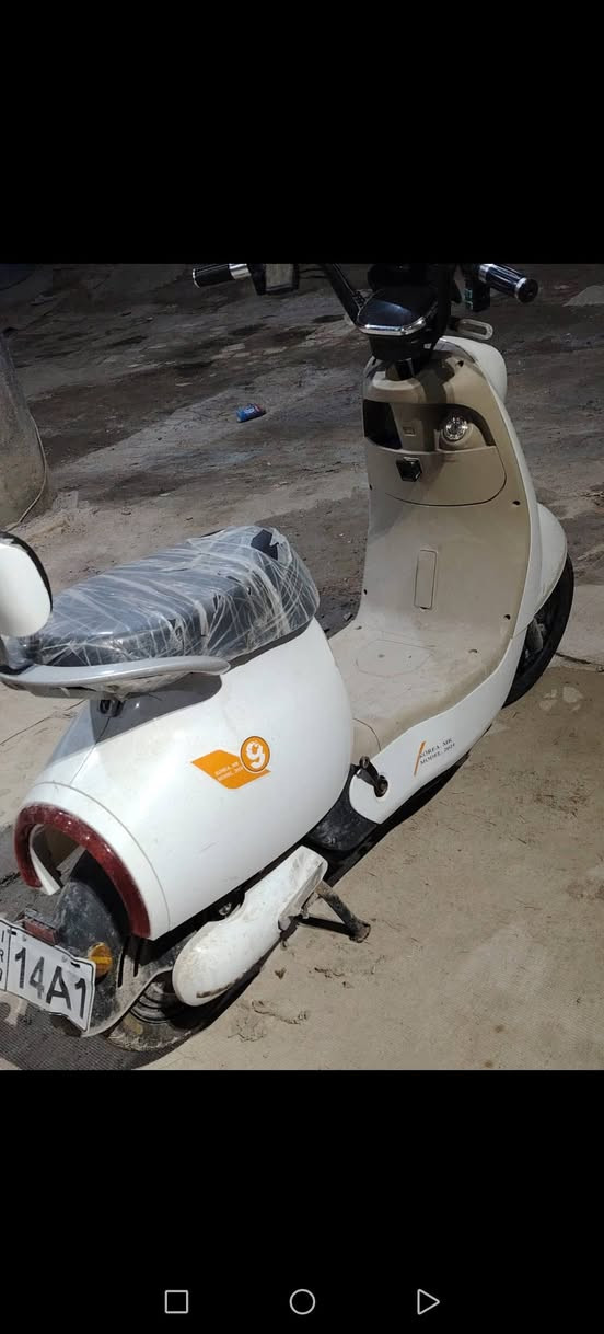 دراجه شحن حجم 14 دراجه نظيفه كهربائيات كلها شغاله السعر 325 وبيها مجال ***********
