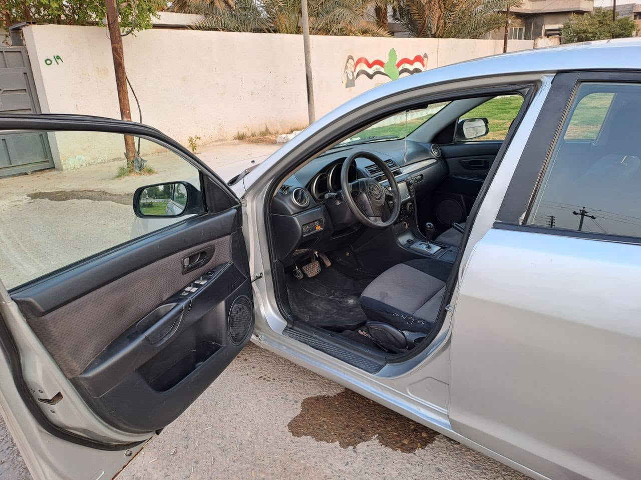 سلام عليكم للبيع سياره مازده زوم 3 كير مكينه كفاله🩶مكينه 1600اقتصاديه بشكل سياره نظيفه مصبوغه للجماليه مكاني ديالى تقاطع القدس ***********💎📞 سعر 55
