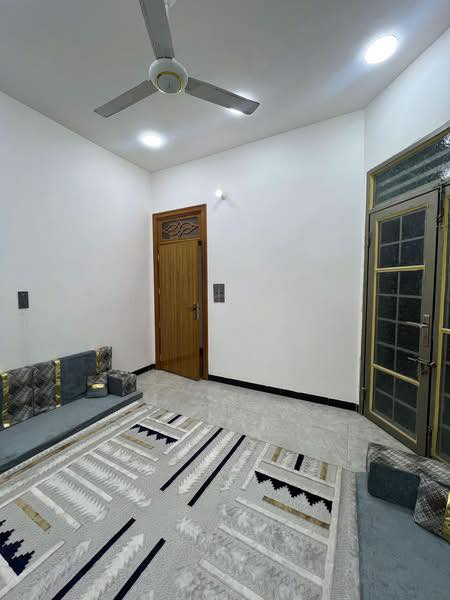 بيت للبيع المساحة 100 متر واجهة 5 ونص ونزال 18 متر 
الموقع الكوفة السهيلية مقابل المستشفى العراقي اول بيت عن الشارع العام 
بناء درجة اولى صب اساس وسقف جسور مو حصيرة 
ارضية بورسلين هندي درجة اولى شركة ايتاكا 
بيبان حديد تعويج 
الخشب صاج درجة اولى 
غرفة ومطبخ وصالة واستقبال وصحيات داخلية وخارجية 
الطابق الثاني غرفة وبيتونه 
للأستفسار  ‭0780 526 0856‬
