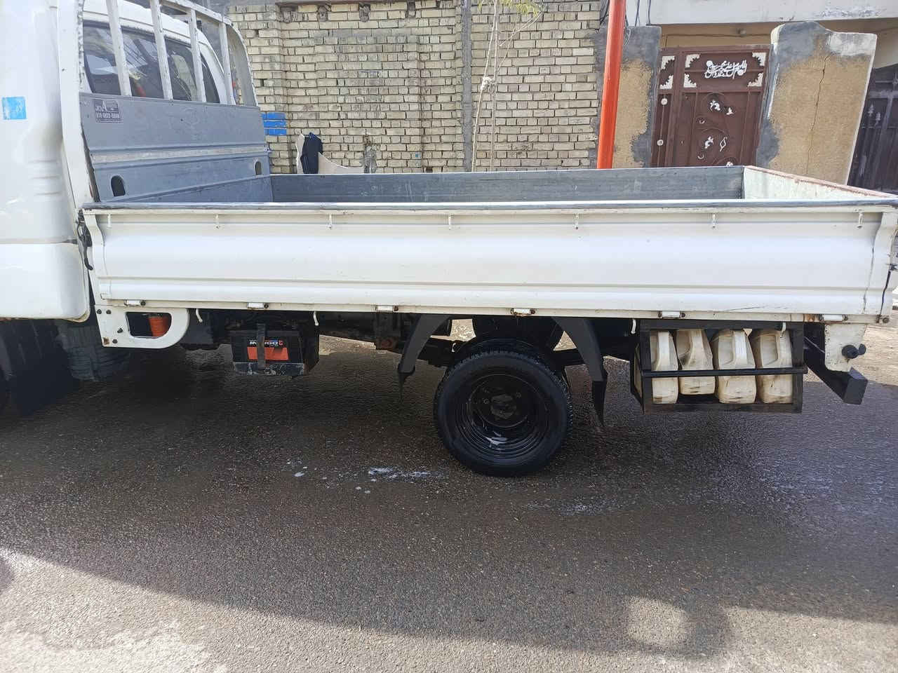 السلام عليكم كيه 2700 موديل 16 باسمي تجفيت جديد رقم انكليزي بغداد كماليه *********** السعر 106وبيهه مجال بسيط
