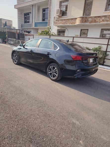 سلام عليكم
للبيع كيا فورتي موديل 2024 دخول جديد
بدون رقم ماشيه ٢٥ لف
ضرر السيارة
تبديل قطعتين بنيد وجاملغ امامي اليمنه فقط
طاك ايرباك استيرن رقم شاصي وصور الحادث خاص
مواصفات السياره
تحكم استيرن جهتين
شاشه كبيره كامره دوار
تحديد مسار اشاير بالمري
كشنات تدفئه استيرن تدفئه
رادارات جانبيه وخلفي امامي
شحن السلكي لد امامي
ويل كب حجم المحرك 2000 دوش
السعر 130 وبيه مجال بسيط 
مكان السياره بغداد حي العامل
اتصال على هذا الرقم ***********
