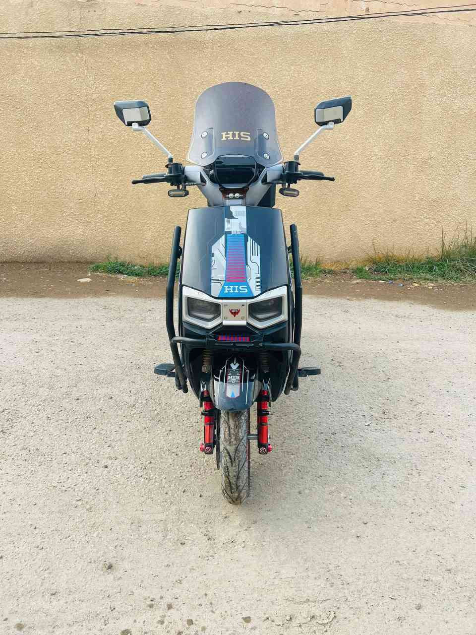 السلام عليكم دراجه شحن موديل 2026 شركه HIS شبيه دراجه سكنس مكفوله كفاله عامه 6 بطاريات 36امبير حقيقي ملف 3000W سرعه 100 حقيقي الشراي الاتصال على هاذه الرقم***********
