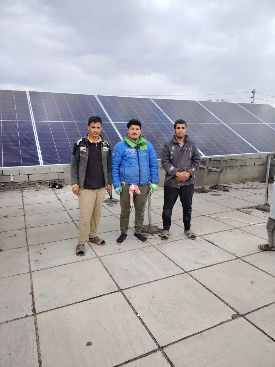 📅 تاريخ اليوم: [2026/1/23]
🔆 تنصيب منظومة طاقة شمسية 🔆
 تم بفضل الله تجهيز منظومة طاقه شمسية لمنزل الاخ حج حاتم منطقة تتن قرب الحديد ضمن الرقعه الجغرافيه لمحافظة ديالى تجهز المنضومه المنزل ب 16 أمبير نهاراً بالاضافة الى 12 أمبير ليلاً 
مكونات المنظومه
🔵 الواح  حجم 710 واط بايفشل ذات كفائة عالية.عدد 6

🔵جهاز انفيرتر حجم 5.6kw(25 امبير) 

🔵بطاريه ليثيوم حجم14.3kw عدد 1

شركة حسام الطائي للطاقة الشمسية 
العنوان : ديالى الغالبية 

................................................. 
ملاحظة مهمة جدا:عند حدوث أي خلل بمنظومتك عليك بتصوير فيديو للشاشة الانفيرتر لحظة حدوث أي خلل ومن ثم إرسال رسالة عن طريق الواتس آب إلى أي رقم من هذه الأرقام أو مراسلة الصفحة عن طريق الفيس بوك ليتسنا لنا معالجة الخلل بأسرع وقت ممكن وتستمر منظومتك بالعمل على مدار 24 ساعه.
.............................................................................
للحجز والاستفسار الاتصال او مراسلة الأرقام التالية  أو مراسلة البيج عن طريق الما
حسام :***********
***********

🕒 أوقات الدوام:
من الساعة 9 صباحًا إلى الساعة 5 مساءً

#شركة_حسام الطائي_للطاقة_الشمسية ☀️
#الطاقة_الشمسية_مستقبل_العراق
وكاله مكزما فرع ديالى
