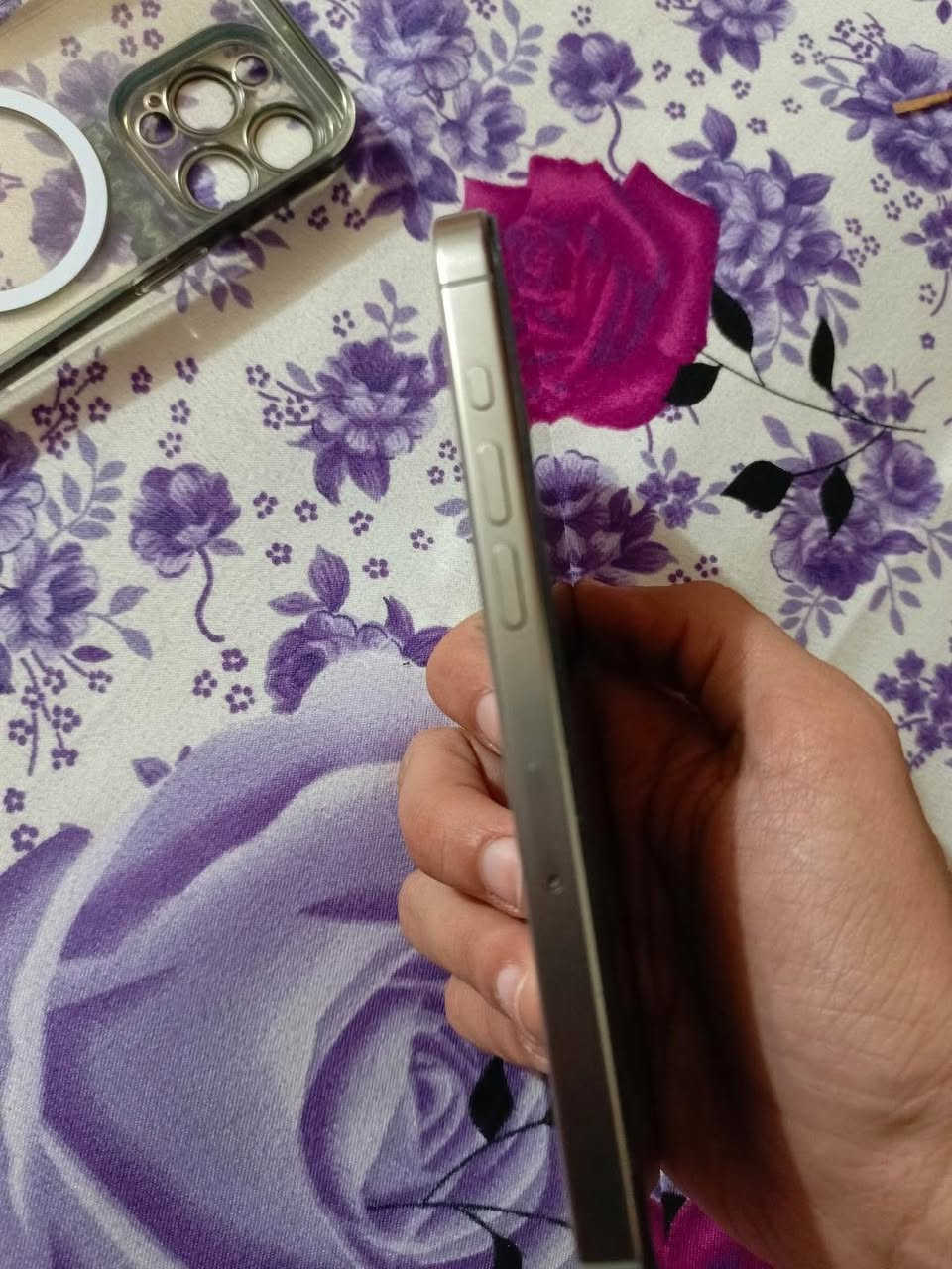 ايفون 15 pro max
مستبدل شاشه نوعيه اصليه ثلاث خيارات 120 هيرتز

الجهاز دبل سيم كارت يعني  شريحتين

نضافة الجهاز تقريبا95‎%‎ 

وياه عدسات حمايه ولاصق حمايه لشاشه

بطاريتة 91‎%‎ عدد دورات الشحن443 دوره

السعر (850) وبي مجال بسيط


**إذا كنت صاحب هذا الإعلان وتريد حذفه لأي سبب، رجاءا أرسل رسالة إلى الدعم الفني**