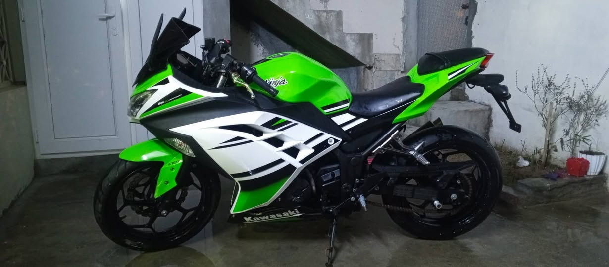 Kawasaki ninja 3000cc yabany 
مۆدێل 2014 
مە زبوت کارە بایی فول مە زبوت 
مە کینە کە بس مە زبوت 
زۆر بە قوە ت 
مکان شوین-سلیمانی 
سعر-21$
***********

