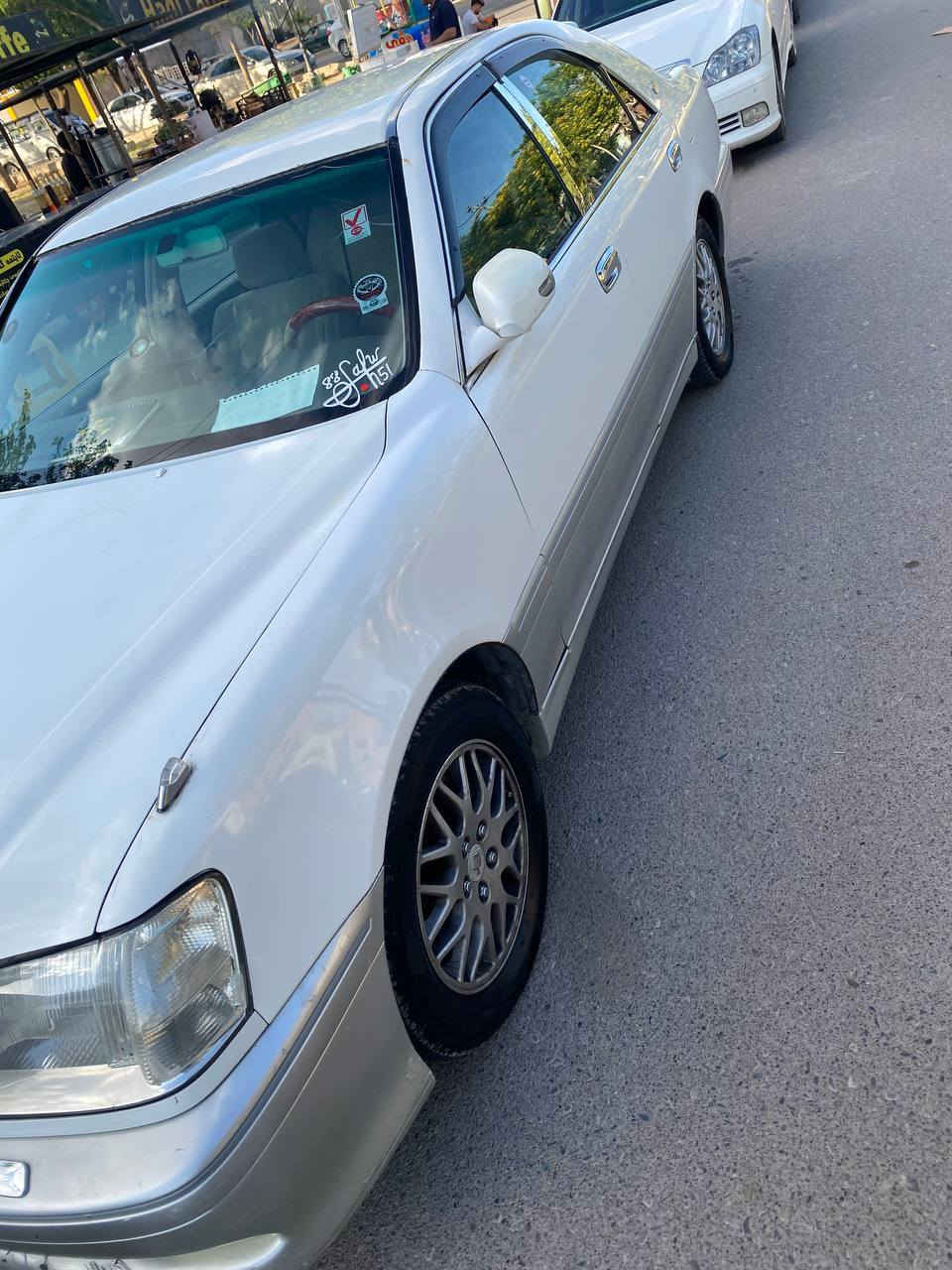 مه ليكه ٢٠٠٠موس
مه كينه ديفؤر كه وره
٣بارجه ي بؤياخه سه ياره ي مالانه شتيكي جوان و ديناري مه سروفي نيه
سعري ٤٢ مه جالي كه م
تكايه مشته رينيت تيل مه كه
شوين كه لار به س جواب تيل ئه ده ينه وه
***********
