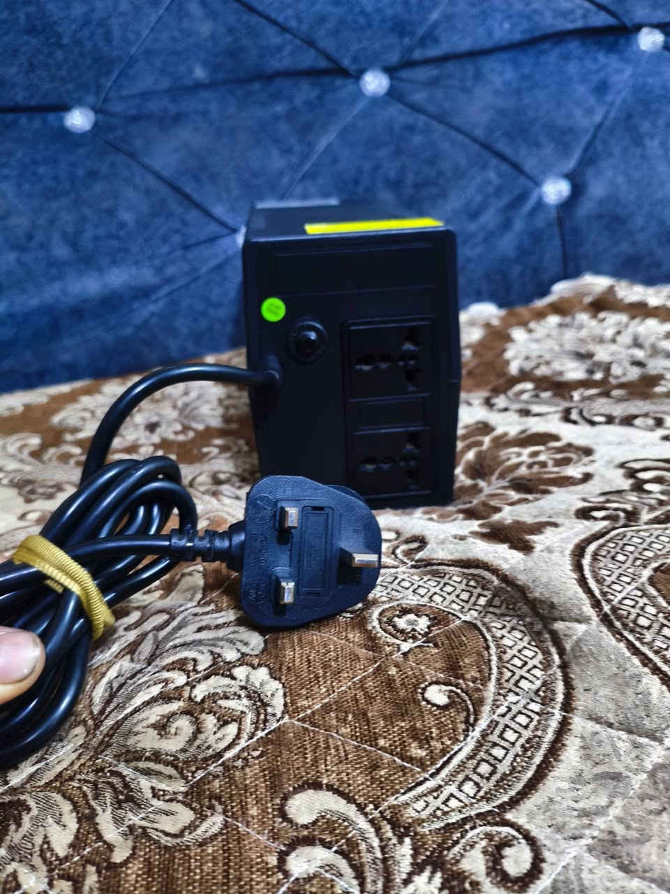 سلام عليكم UPS للبيع السعر 30 والتوصيل موجود بكل محافضات العراق مواصفاته يوبي اس  من نوع ال فاربر  850 بطاريتين ما اكلك اخو الجديد اكلك جديد استخدامه شهر تقريبا لان بعت البلي ل اسباب دراسيه للتواصل عبر رقم الواتساب /***********/
