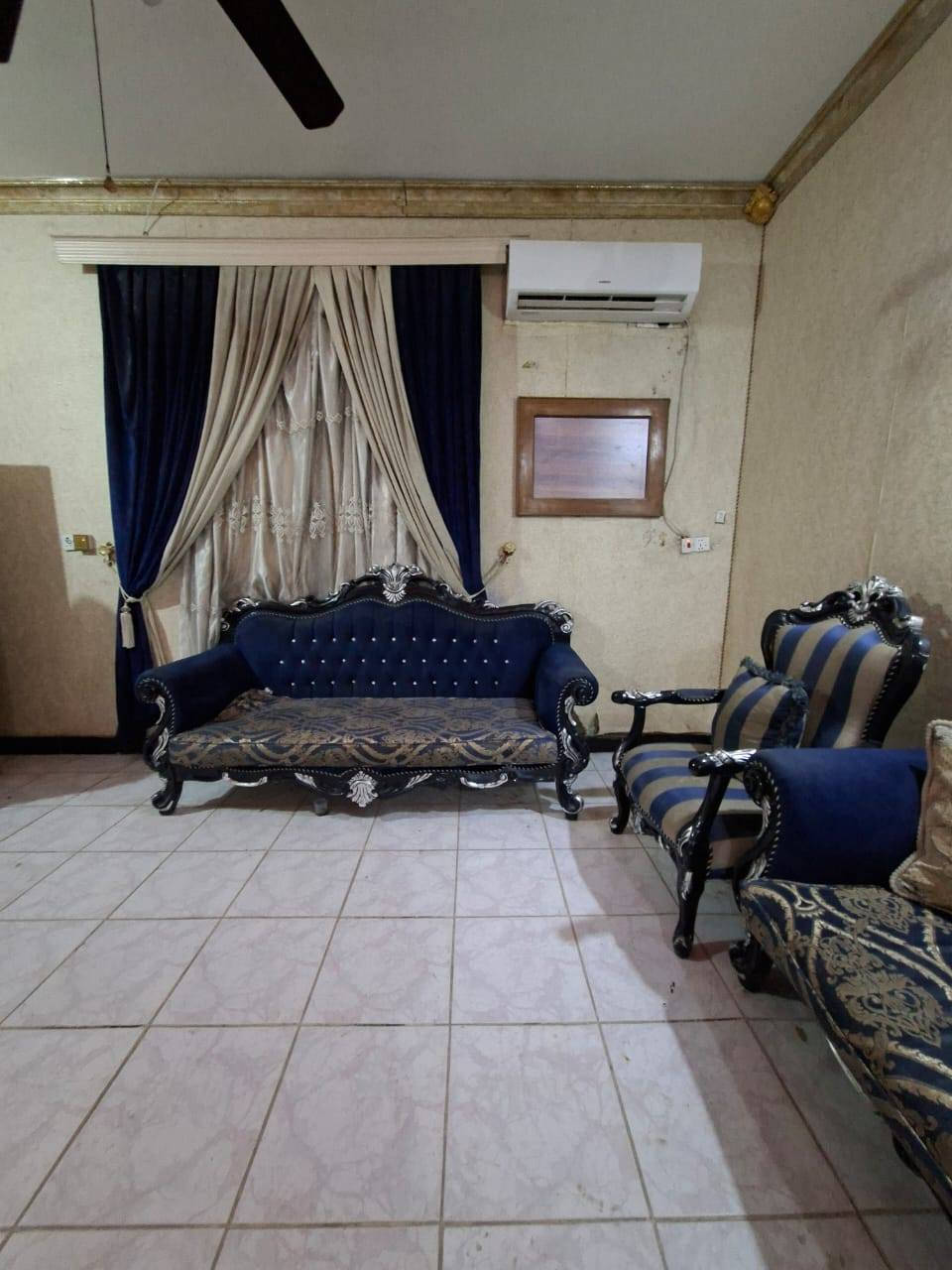 🏛️دار موثث للايجار🏛️
البصره البراضعيه موقع ممتاز 📍

طابقين ،5غرف، صالات2 ،مطبخ، صحيات 

سعر لايجار، مليون وربع ،

  ***********
