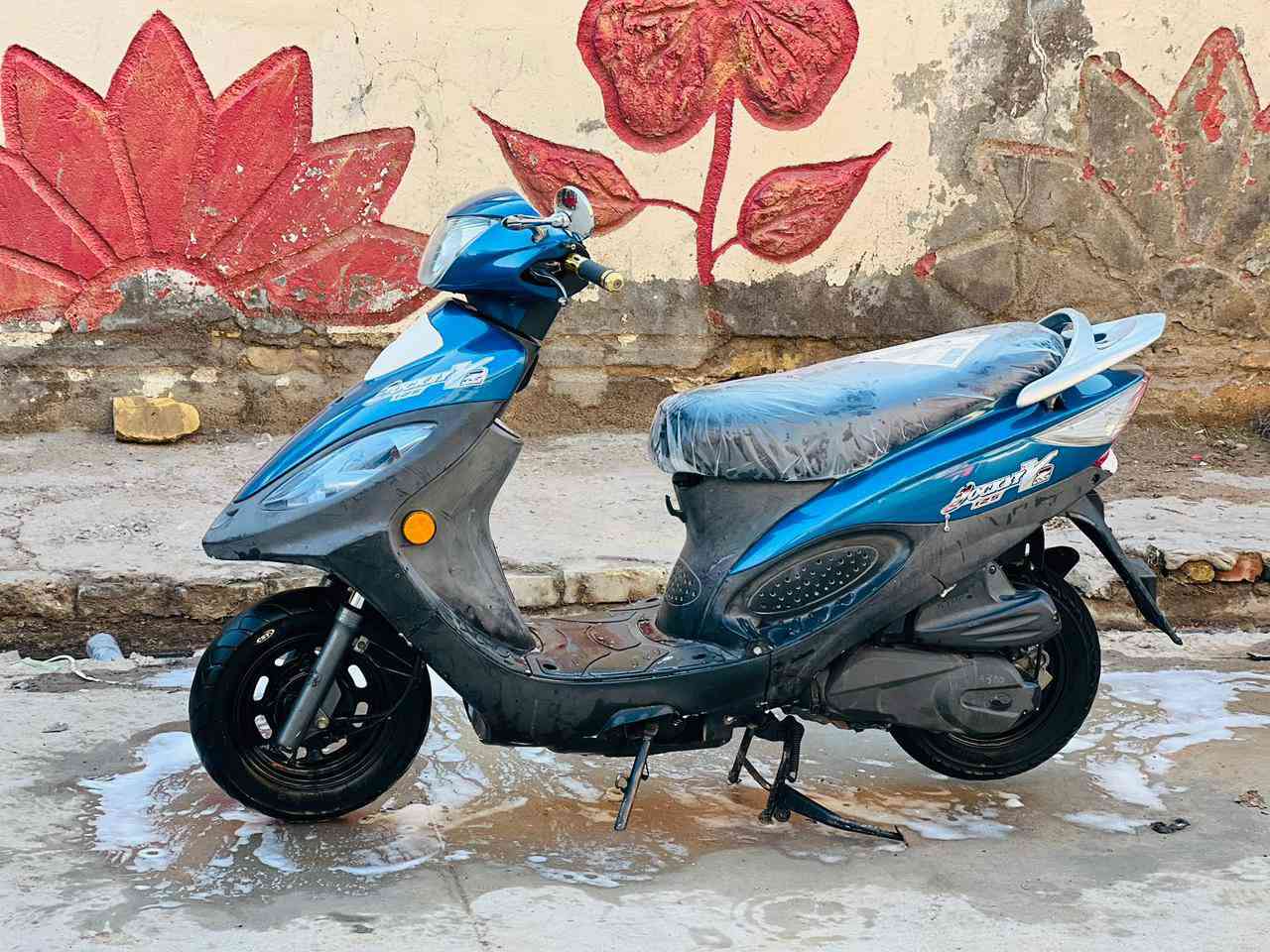 سلام عليكم شباب دراجه كامكو موديل 13 للبيع كفاله عامه دراجه نضيفه كدامك مكاني قلعت سكر  السعر 675 وبيه مجال بسيط متواجد  خاص  وهاذه رقمي ***********
