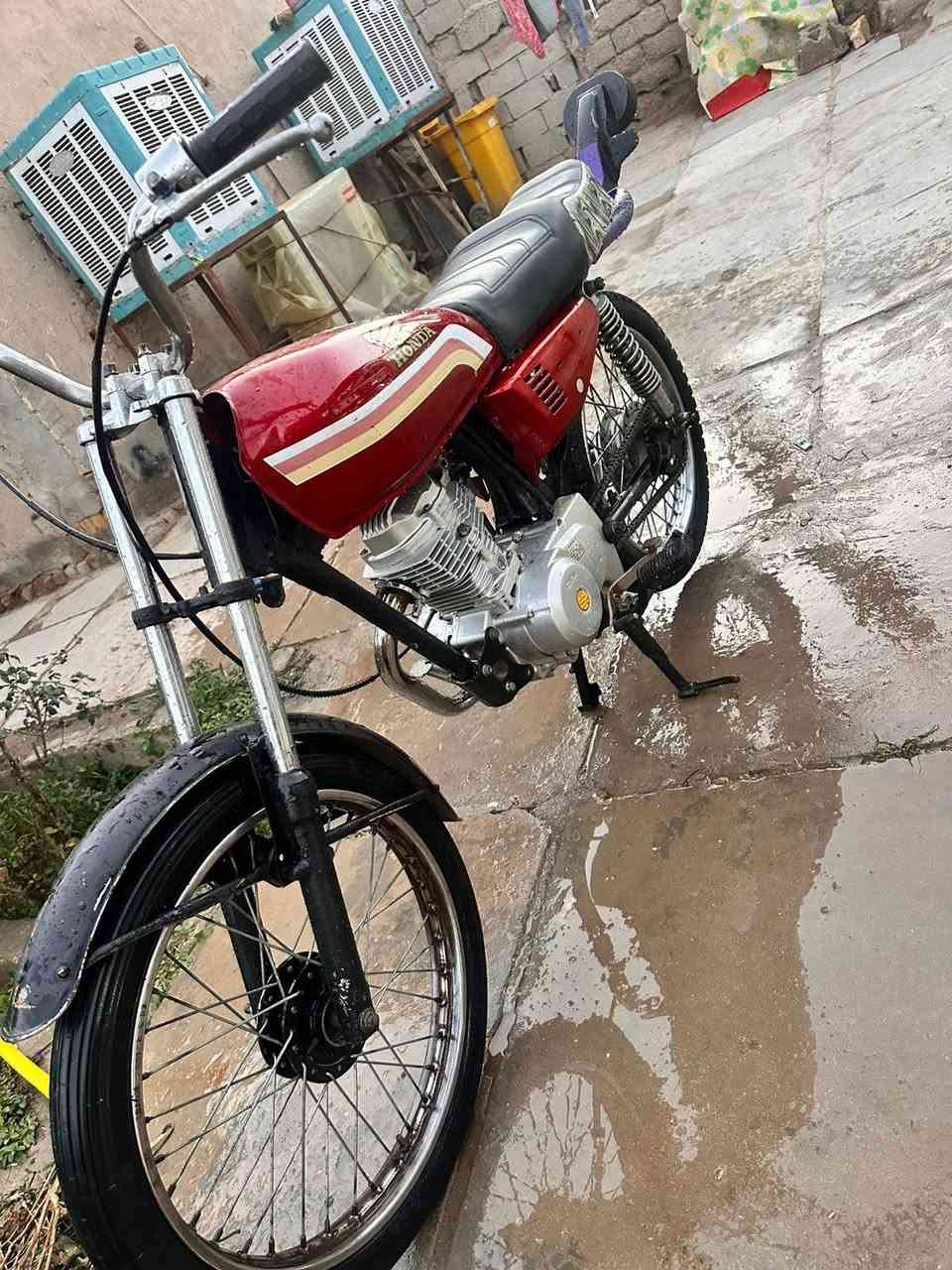 سلام عليكم نامه تعمير ٢٠٢٥ (كلك) محركه مفتوح ولفات لا دخان ولا تنقيص دراجه تخبل نهضه هاون شرط  ١٢٠  مكان ديوانيه دغاره سعر (٤٥٠) وبيه مجال لطيبين متوازي عله البيع للاستفسار ***********
