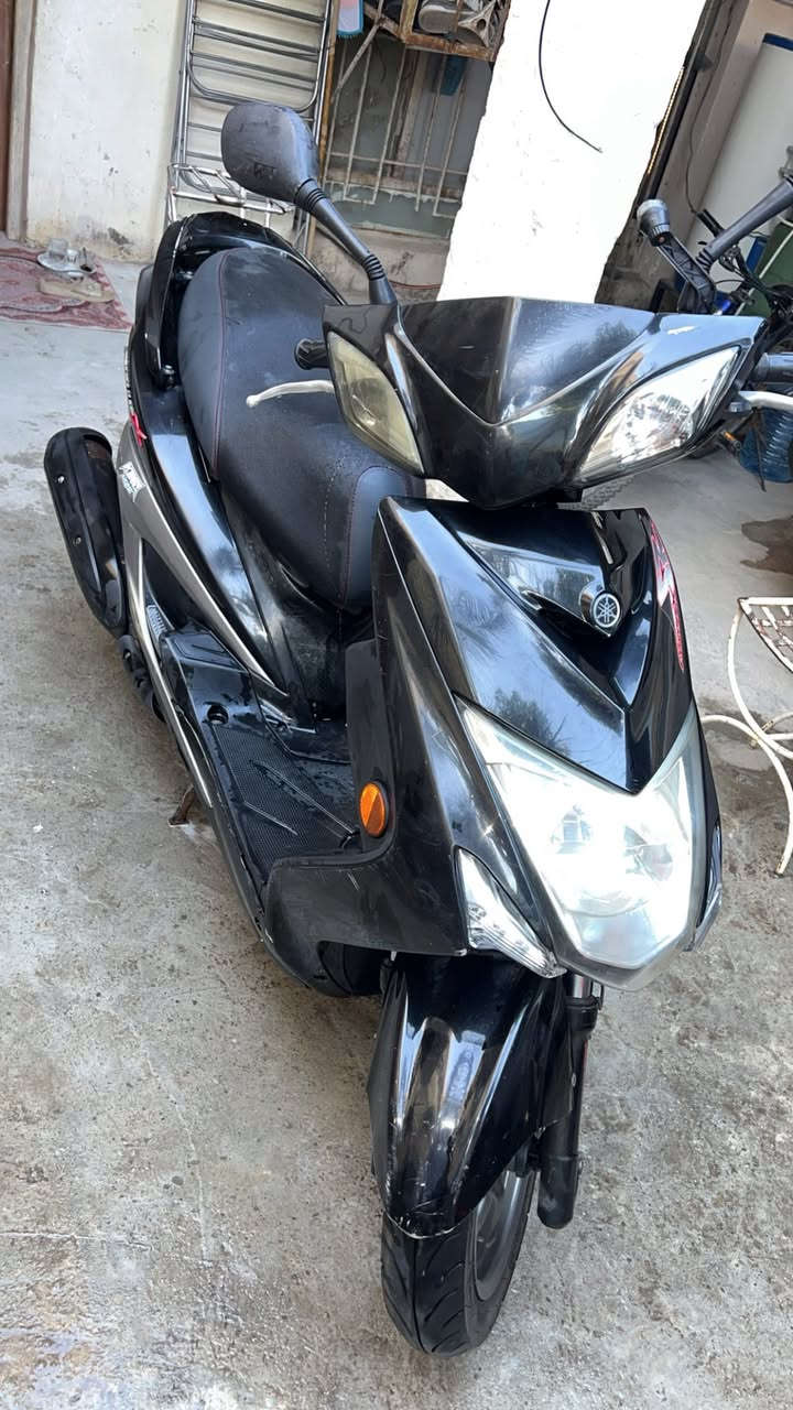 سلام عليكم سكنس لد للبيع جديده الدراجه خير من الله مكفوله كفاله عامه  دراجه ياباني وليس كوري ياباني قبق نفخ استان حساس العداد اكتروني بيه شخوط بسيطه موضحه بلصوره
السعر 1350
مكان بصره نواب ضباط 
غير متواجد علفيس 
رقم الهاتف ***********
