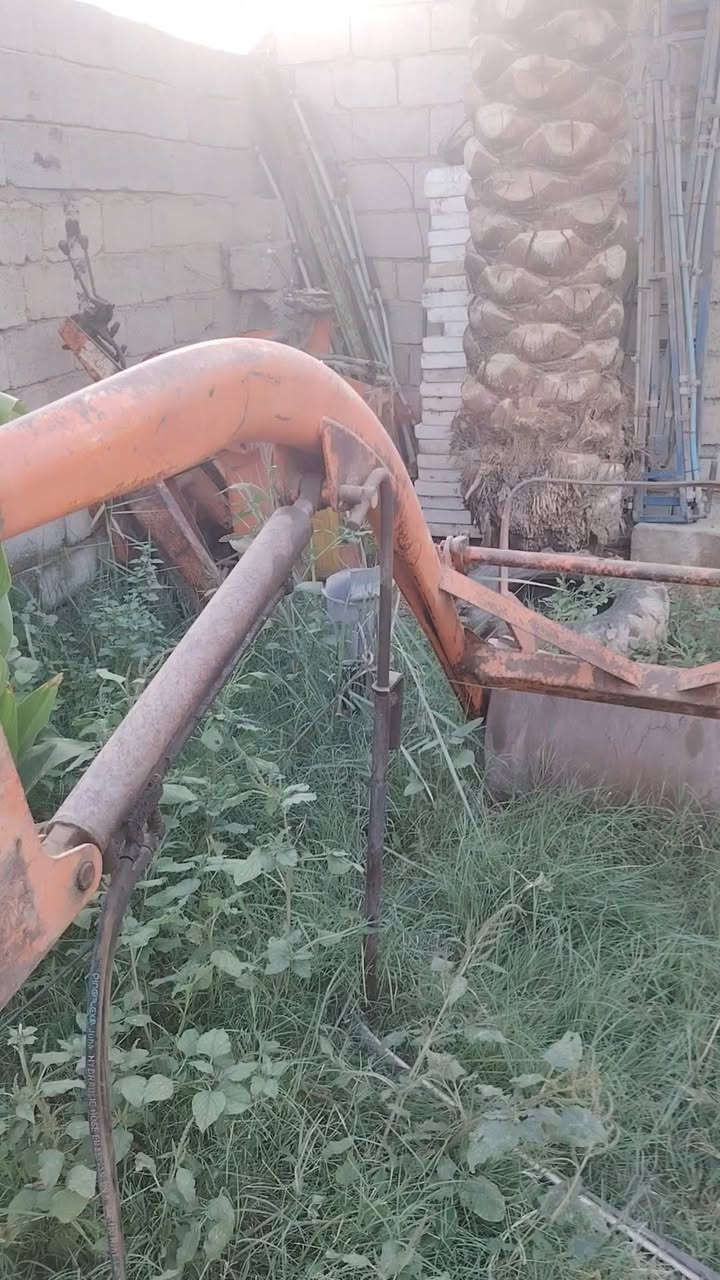 سلام عليكم ورحمة الله وبركاته يوجد للبيع كيلت مال كابوته بس شد على المكينه حته البراقي موجود وياهن مع عربان مال كابوته بلادي قلابي مع فدان مال كابوته بلادي الاستفسار على هاذ رقم *********** المكان ديالى الخالص
