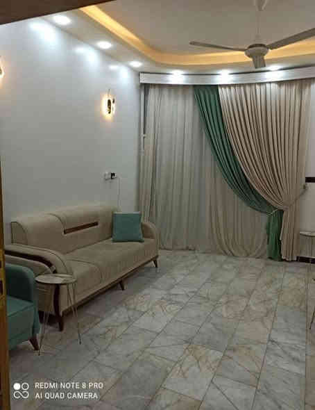 (( دار للبيع ))
حي الجامعه منطقه 28 شارع 15 ركن واجه 7/75 والنزال 13 الطابق الاول استقبال مفتوح على الصاله وصاله وغرفه ومطبخ بارد وحار وتخاريخ داخليه وخارجيه والطابق الثاني 3غرف نوم وصاله وتخاريج والثالث بيتونه على شكل غرفه وسطحين بيت مال جناي مو بياعه شره الارضيه مرمر والجدران سيراميك مطلوب لمصرف الاسكان 63000 

***********  ابو غيث
