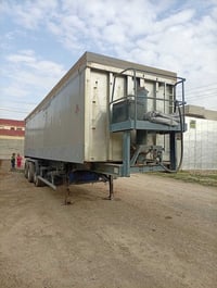 نساف للبيع حمولة 50 طن للبيع ثلاث دناكير تك تاير  للاتصال على الرقم  0...