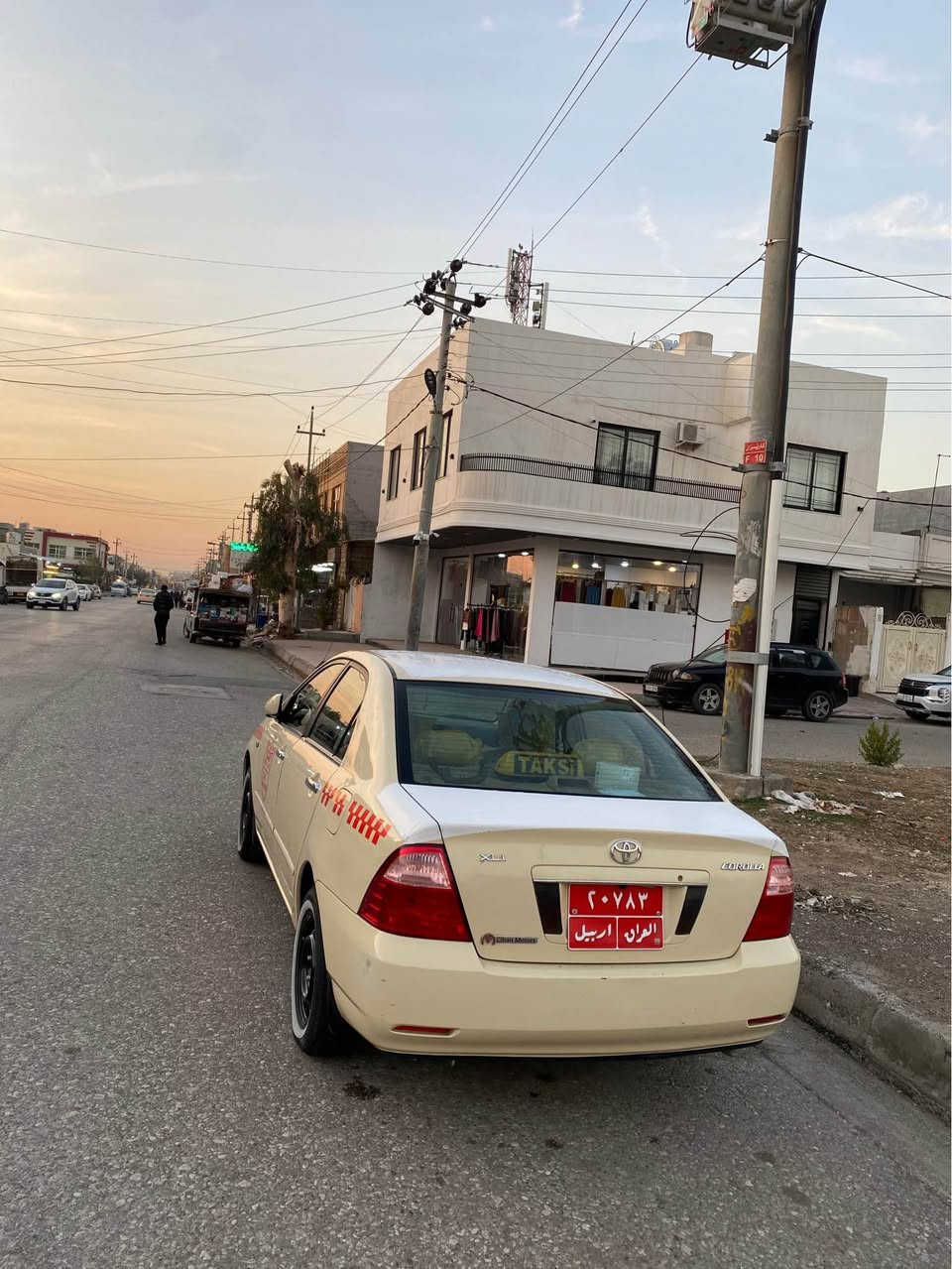 بيكاشؤ تةكسي  
2006 
مةكينة بچوك 
گير عادي 
١٧ وةرةقة غرامةي لةسةره 
جةمپي پيش و پشتي خةفيفي هةيه 
وةتسئاپ  *********** أربيل, العراق
