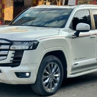 لاندكروزر GXR • ٢٠٢٥ • شبه زيرو