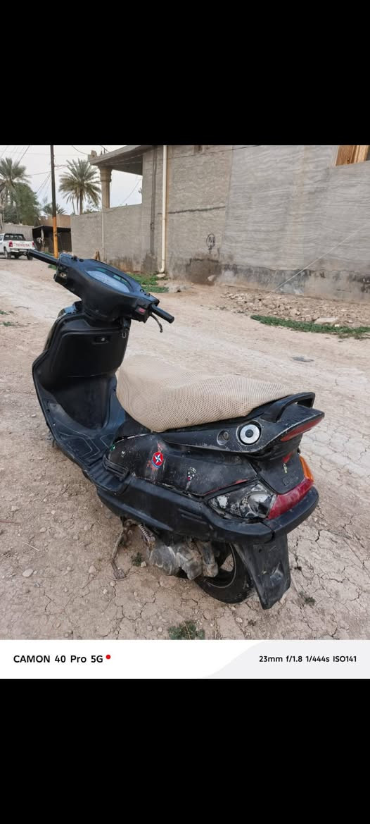 السلام عليكم شباب دراجه فراشه نظيفه مقفوله سعر 200 بيها مجال للشراي مكان بعقوبه وهرز
‏‪***********‬‏
