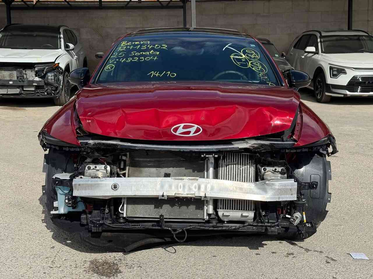 HYUNDAI SONATA N-LINE 2025
 
📍السيارة موجودة في الأردن الزرقاء المنطقه الحرة  

هيونداي سوناتا ان لاين  2025 
المسافة المقطوعه 3525mi
اللون . احمر 
محرك. 2500cc تيربو 
الموديل 2025

                  ======= الاضافات👇👇 ======
  
فتحة بانوراما 
شاشة كبيره نفكيشن 
رادار امامي
 مانع تصادم
مانع انزلاق 
تحديد مسرب .
نقطة عمياء .
تصحيح مسار 
بصمه تشغيل 
بصمه ابواب 
كاميرا خلفيه 
طارة مدفية 
تشغيل عن بعد سياره 
كراسي مدفية  
كراسي كهرباء
كراسي جلد 
كراسي ذاكره  
مثبت سرعة
تحكم ستيرن
شاحن وايرلس
هاند بريك كهربائي
حساسات خلفيه + اماميه 
حساسات مانع تجاوز 
ويل 18  
اضويه امامي زنون LED
اضويه خلفيه LED
كشافات LED
نظام GPS+خرائط 
كندشن مركزي امامي او خلفي 
وبلوتوث 
مدخل USB+ AUX

🚗🚗 حادث السيارة كما موضح في الصور  🚗🚗

الأردن الزرقاء المنطقه الحره شارع 20 شمال 

التواصل / عمر الدليمي 00962786166701 علي الكرغولي 00962788505634


**إذا كنت صاحب هذا الإعلان وتريد حذفه لأي سبب، رجاءا أرسل رسالة إلى الدعم الفني**