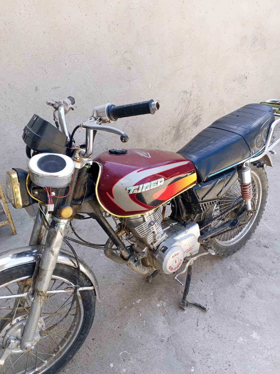 للبيع موطور شغال كامل مال روحة رجعة
سعر 190 رقم‏‪***********‬‏
