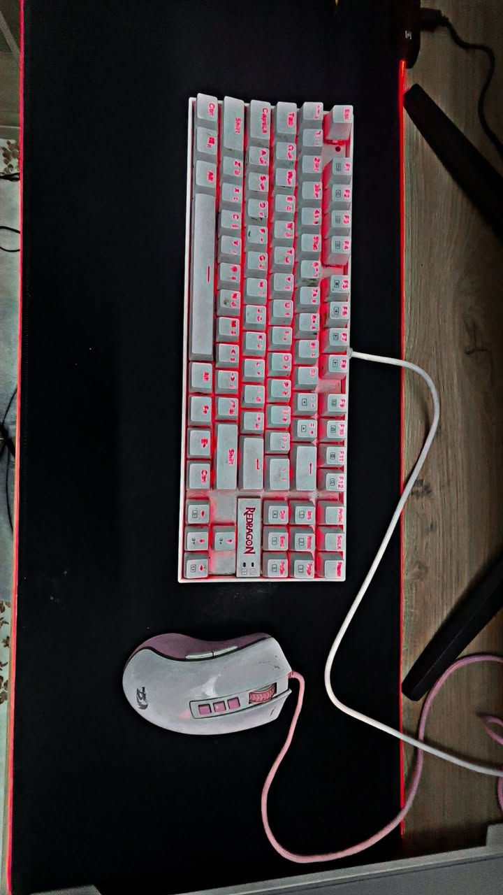 السلام عليكم PC للبيع كاملة عدى الميز
FAN CASE SAMA INF

RAM TFORCE 3600 2X16 WHITE \

BLACK

CASE DARK FLASH DK415P

PSU THERMALRIGHT 750W GOLD

GENS

RX 7700XT SPPHIEW PURE 12GB

AG400 WHITE RGB DEEPCOOL

NVME LEXAR 1TB GEN

M.B ASUS B450 PRIME MK

CPU R5 5600X

شاشة asus tuf 240hz تكدر تكسرها 280hz حجم 27 و شاشة سامسونك 27 144hz ips ماوس و سماعة كيبورد ريد راكون  السماعة واير ليس يوبي اس اوفلاين

Price : 1.850.000


**إذا كنت صاحب هذا الإعلان وتريد حذفه لأي سبب، رجاءا أرسل رسالة إلى الدعم الفني**