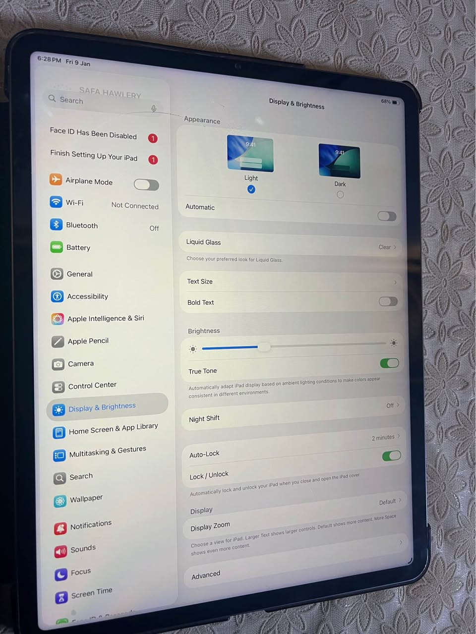 ئايپاد پرو ١٢،٩ 
١٢٨ گيگاية 
بةس جامةكةي درزي هةية و شاشة و لةمسي و سةوتي زور بي حةيبة ٤ سةماحةية شتيكي نازدارة بو خويند و ياري فولة پوبجي ١٢٠ fps
سعري ٢٩٠$ دولار و كةميك محامةلة 
رقم*********** أربيل, العراق
