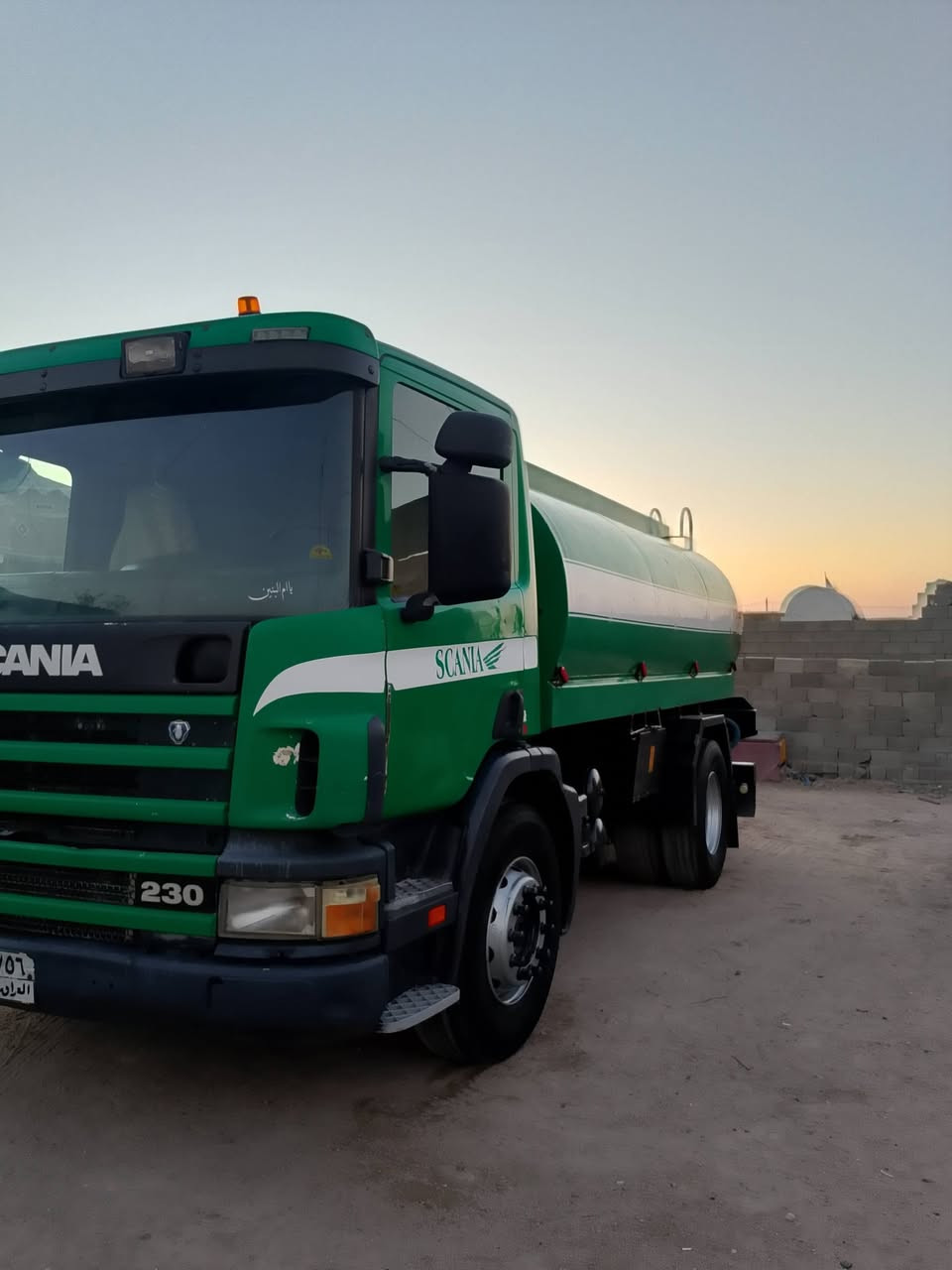 السلام عليكم للبيع سكانيا تنكر موديل 2003 رقم اربيل محرك بم ونوزل 6 روس كير 4×4 حموله 16طن تانكي جديد سياره جاهز اللعمل رقم الهاتف *********** العنوان البصره
