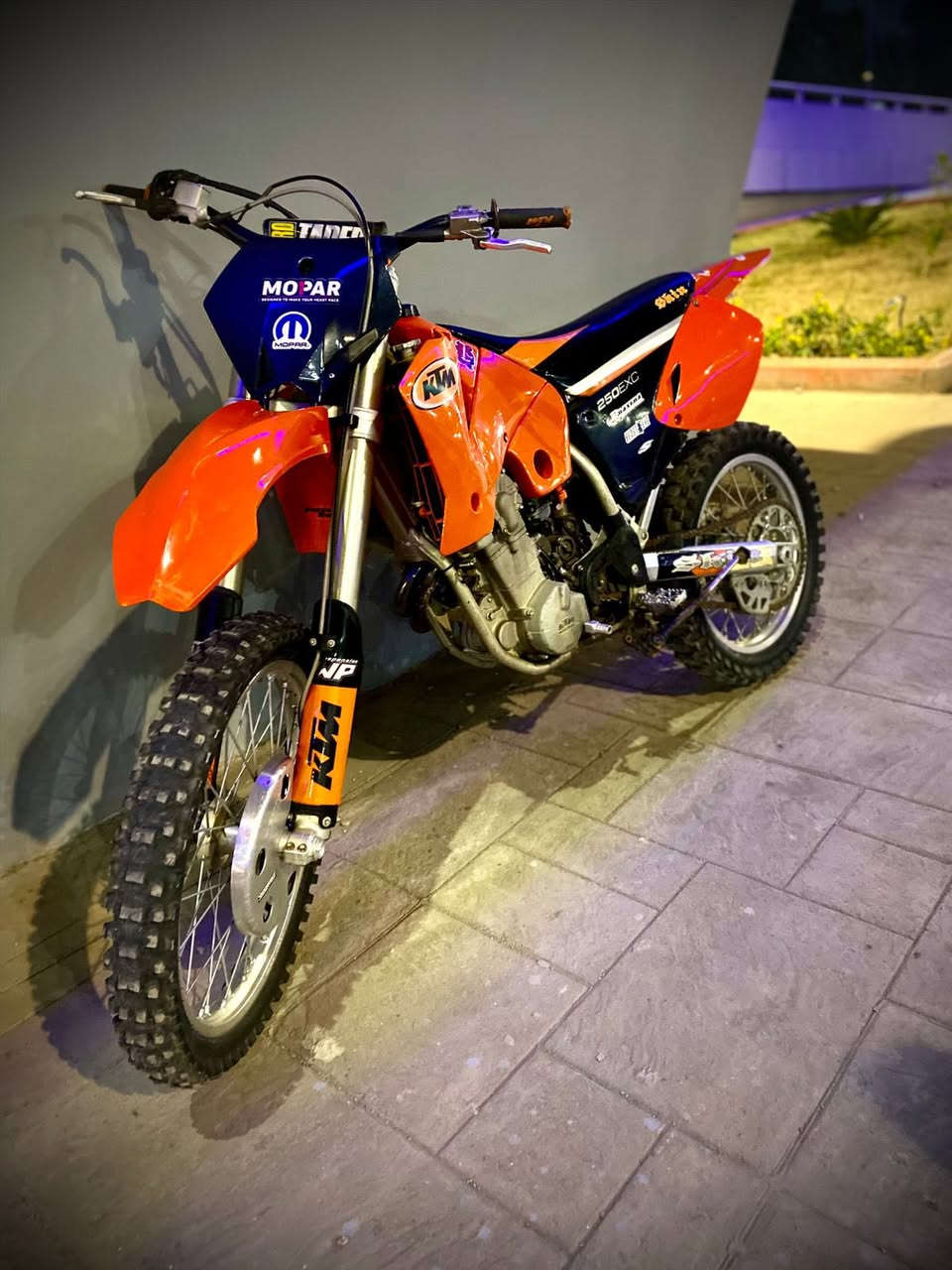 سلام وعليكم قفاز KTM لبيع ستفسار اكثر خاص وهاذا رقم ***********
