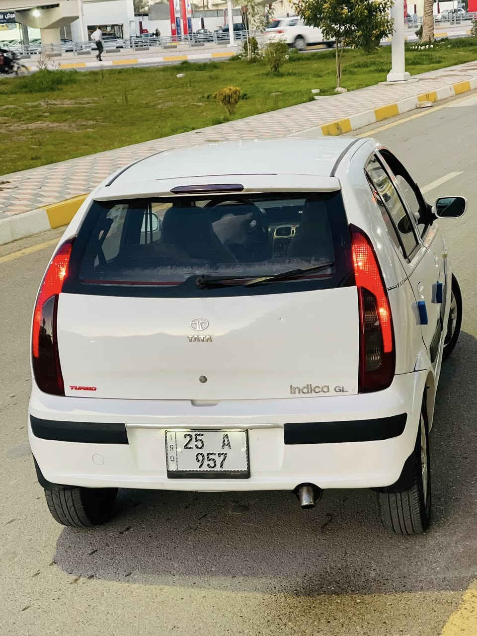 سلام عليكم تاتا للبيع.موديل 2006 رقم كركوك مميز سياره بسمي بطاقه بانزين بيه صبغ ربع بونيد و جاملغ خلفي صفحت سايق سياره تبريد و تدفئه شغال كير اوتماتيك و محرك كورله سعر 50 بيه مجال بسيط مكاني كركوك  رقم تلفون ***********.
