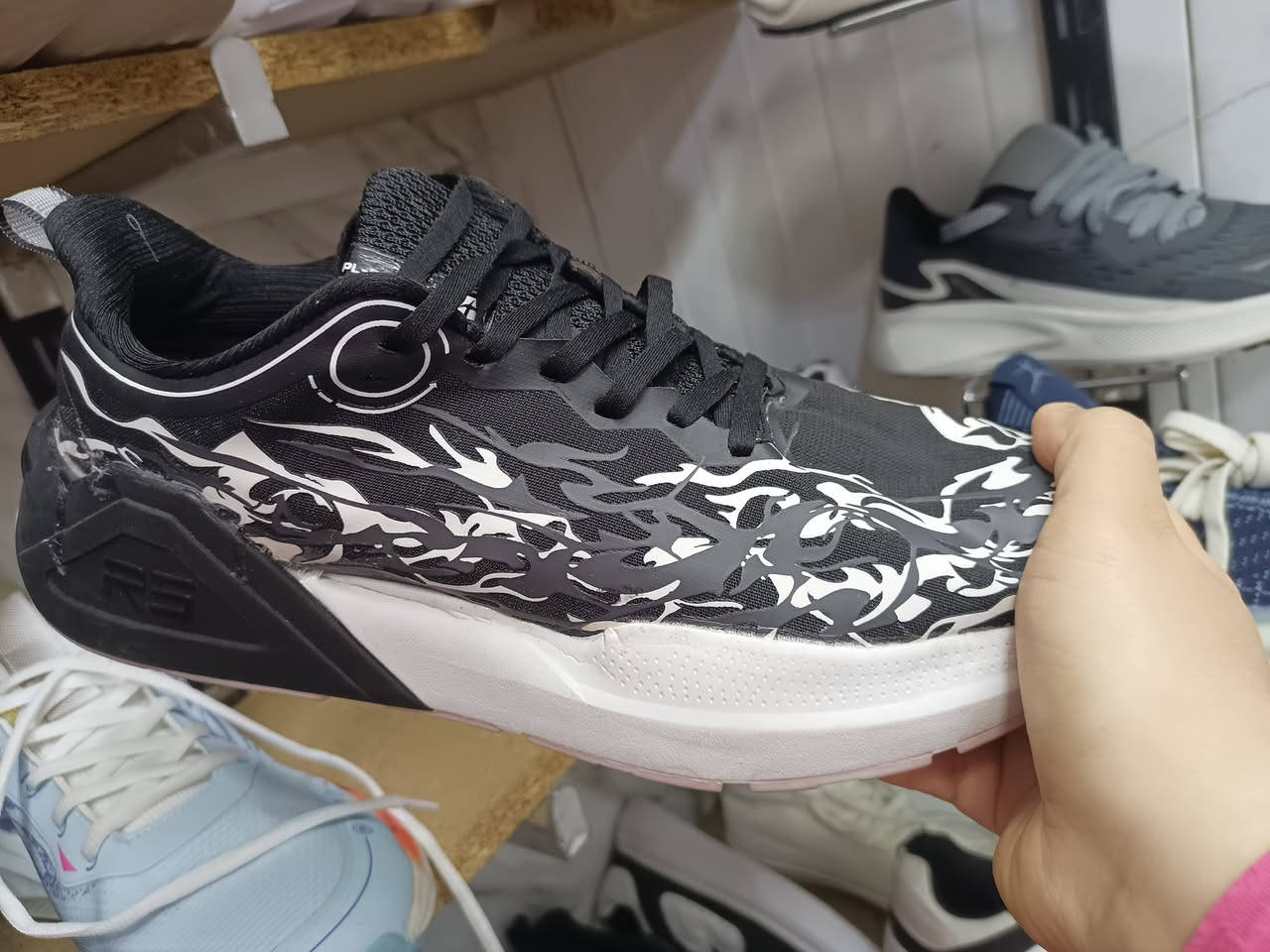 عندي احذيه رجالي ماستر كوالتي للبيع قطع اخيره،👟👞🥾👟
#جمله اسعار مناسبه جدا 
***********  حجز واتساب
