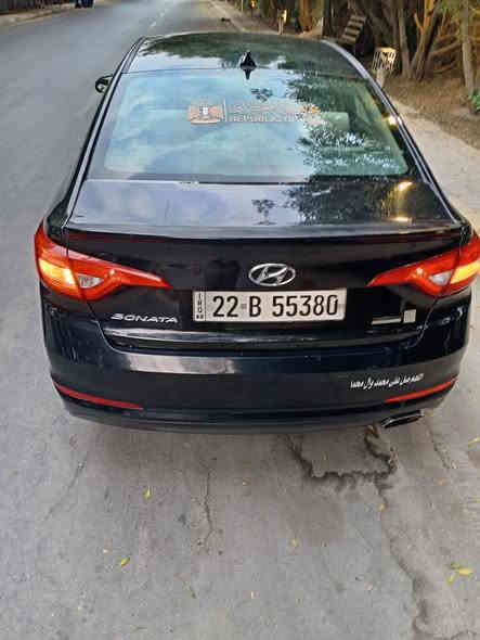 سوناتا موديل2017 لون اسود ماشية 187ألف حادثها بأمريكا جاملغ امامي فقط وايرباك الستيرن طاك وبالعراق مبدل الباب الخلفي فول مواصفات عدة الفتحة والبصمة مكينة 2400 والسيارة بالواقع احلى من الصور السعر 110 وبيها مجال بسيط للأستفسار التواصل الاتصال على الرقم*********** اؤ بالخاص.
