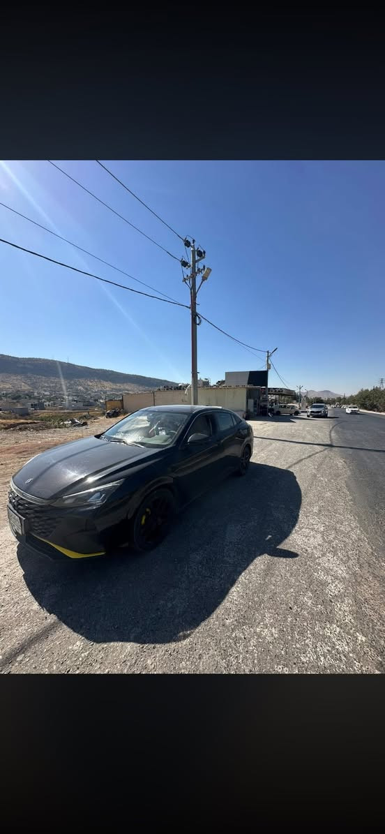 سلام عليكم بيع او مراوس
دونك فينك شاين 2024 مكينه 1500 تيربو فول مواصفات ماشيه 64 الف كيلو السياره فتحه كشنات جلد داخل ابيض واصفر كشنات كهرباء السايق والراكب شحن لاسلكي الاضاءه الاماميه والخلفيه لدات مري شفط كامرات 360 درجه تبريد قطعتين السياره جديده كلش يعني لاصبغ ولا بارد بس بيهه طخه بالجاملغ الخلفي موجود بالصور كلش خفيفه وبيهه 3 رصعات بالباب الي وره الصدر خفيفات ممبينه اصلا 
السعر 135 وبيهه مجال للشراي سياره رقم بغداد بأسمي تحويل ثاني يوم  السياره عليهه غرامه 400الف تنزل من سعر السياره
رقم الهاتف ***********
