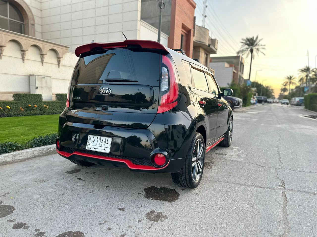 "للبيع كيا سول 2015
محرك GDI (مجفت)
المواصفات:
- موديل: 2015
- محرك: GDI 2000 
- ناقل حركة: أتوماتيك
- تبريد: تكييف هواء مكفول 
- لون: (اسود )
- كراسي جلد
- شاشة لمس
- نظام صوت ممتاز
- كاميرا خلفية
- حساسات خلفية
- رقم بغداد انكليزي 
- سنوية مجددة ل2029
- هزة جديدة
للتواصل: (***********)"
