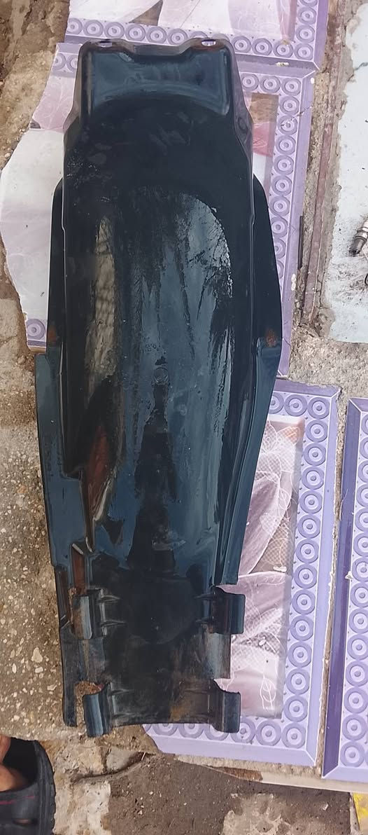 غراض جونده للبيع تفصيخ
كلمن وسعره مكان الرميثه 

مكينه 50 الف 

شاصي 125 الف اوراق اصوليه مديل 17 

جيبه صوره وراسلني خاص 

او تتصل ***********
