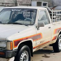 تويوتا هايلوكس • التفاصيل بالصور