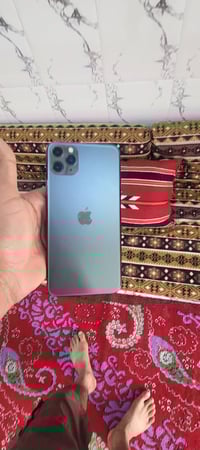 آيفون ١١ برو ماكس • للبيع • ما بيه شي