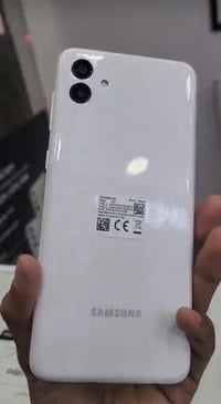 جهاز A04 عادي للبيع ذاكره 128  جهاز نضيف مبدل شاشه فقط  السعر 65 وبي م...