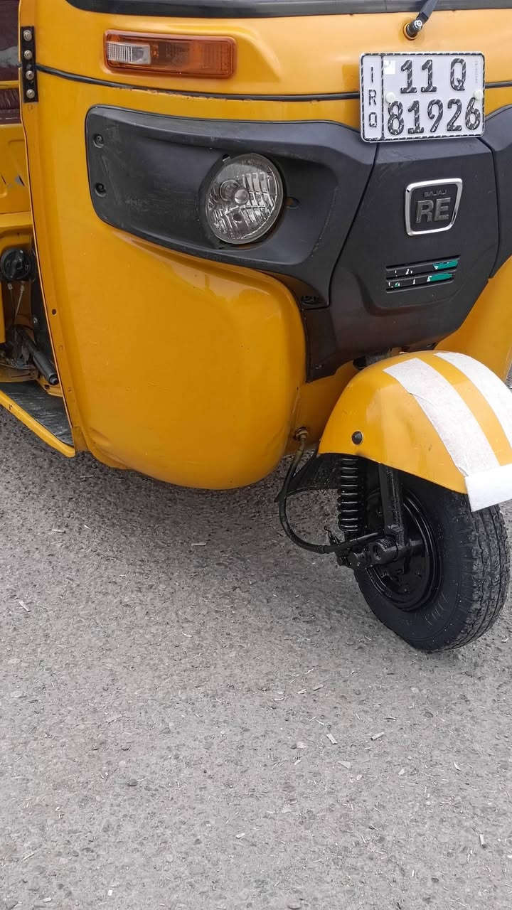 السلام عليكم تكتك للبيع مديل 19 شهر 10 رقم وسنويه مابيه لا طخه ولا صبغ عده الدوس مكان مدينة الصدر رقم ***********
