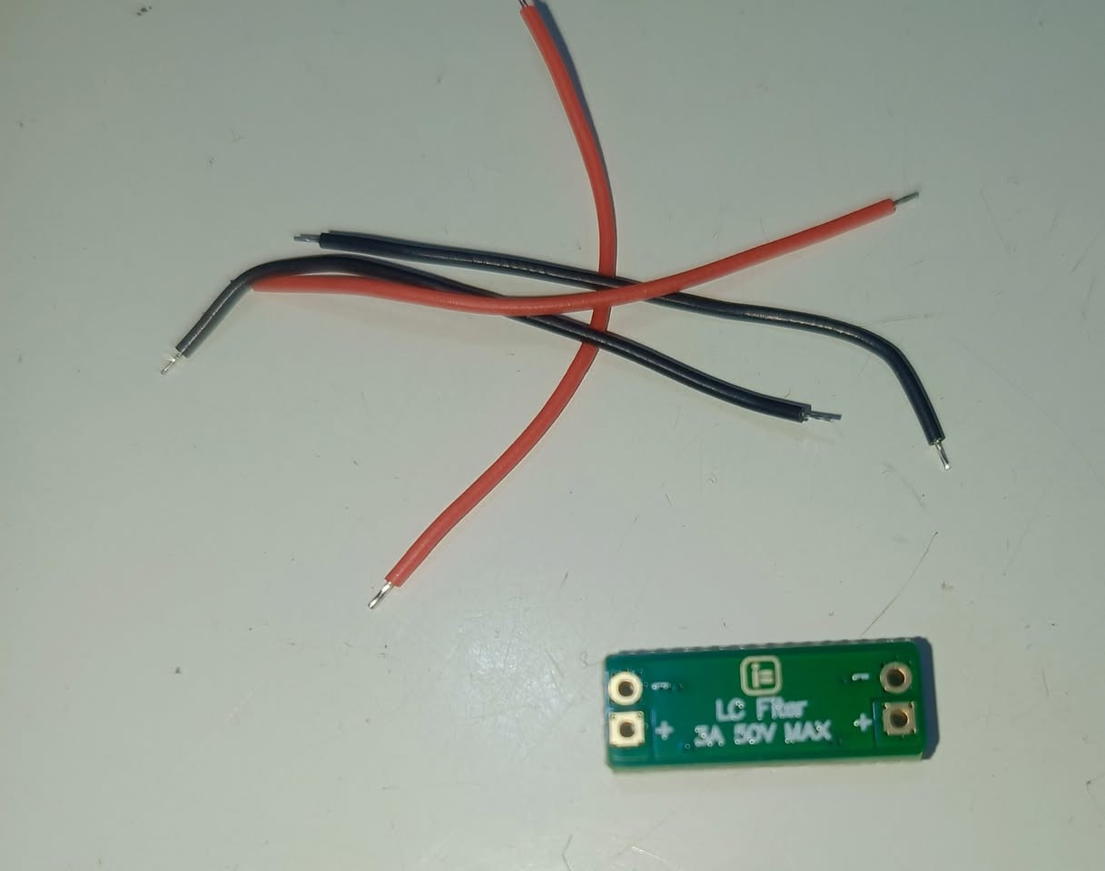 لوحة مرشح LC (LC Filter Module) تستخدم لطائرات FPV بدون طيار.تعمل على تقليل ضوضاء الطاقة والتشويش، مما يوفر طاقة نظيفة لجهاز إرسال الفيديو (VTX).تدعم جهد تشغيل يتراوح بين 5-30 فولت وبحد أقصى للتيار 3 أمبير.
السعر 10
يوجد توصيل الى جميع محافظات العراق
@أبرز المعجبين


**إذا كنت صاحب هذا الإعلان وتريد حذفه لأي سبب، رجاءا أرسل رسالة إلى الدعم الفني**